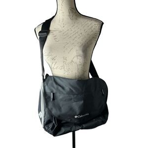 Columbia Outfitter Messenger Black‎ Diaper Bag